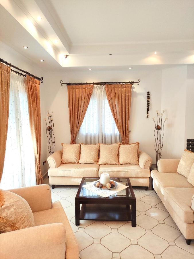 Anastasiou In Crossroad Apartment